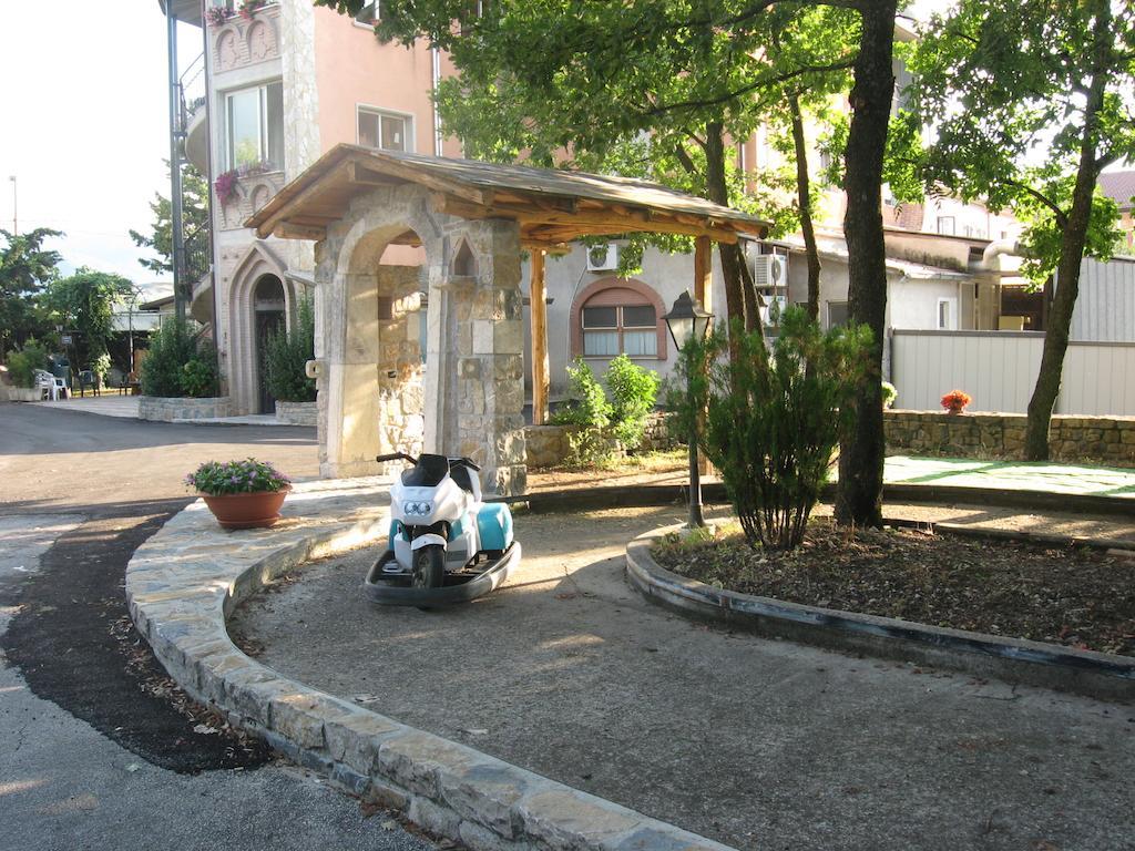 Parco Sogni D'Oro Aparthotel Montella Ngoại thất bức ảnh